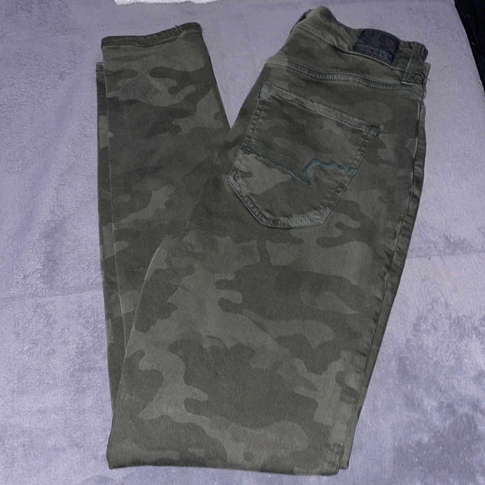 Super High-Rise Camo American Eagle Skinny Jeans